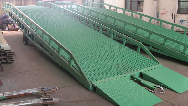 移動登車橋 移動登車橋